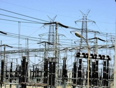 ΝΔ για διακοπή ρεύματος στην Ύδρα: «Καταρρέουν οι υποδομές στη χώρα»